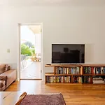 Relaxed Summer Holiday Home, Under Table Mountain