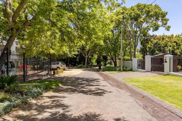 Relaxed Summer Home, Under Table Mountain Cape Town
