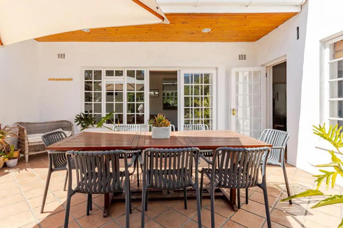 Relaxed Summer Home, Under Table Mountain