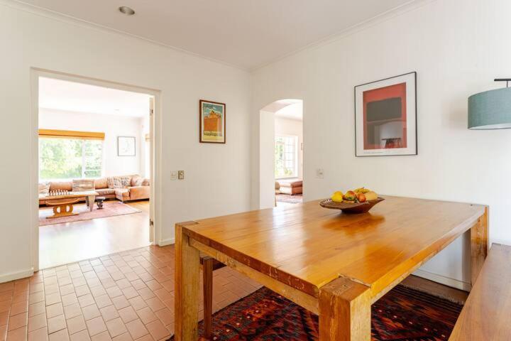 Relaxed Summer Home, Under Table Mountain Cape Town