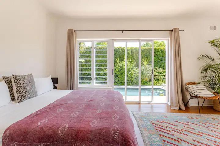 Relaxed Summer Home, Under Table Mountain Cape Town